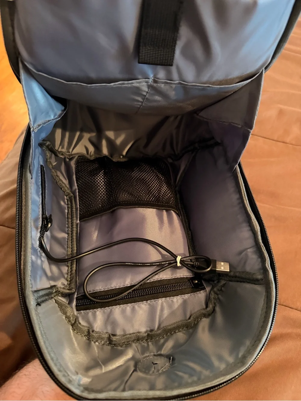 Black Men’s Anti-Theft Backpack